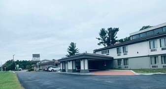 University Inn - Motel