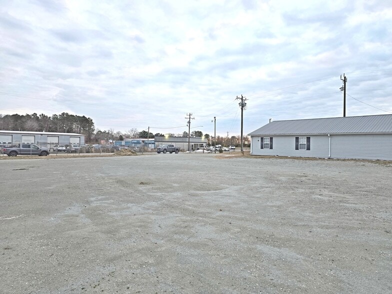 163 W Pine St, Bridgeton, NC à louer - Photo du bâtiment - Image 3 de 5