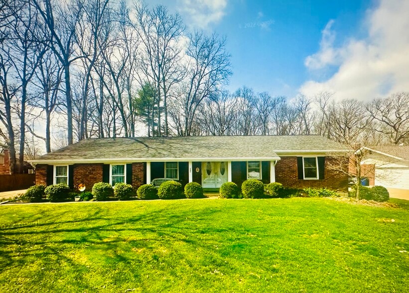 Single Family Homes in Affluent Area portfolio of 3 properties for sale on LoopNet.ca - Building Photo - Image 3 of 63