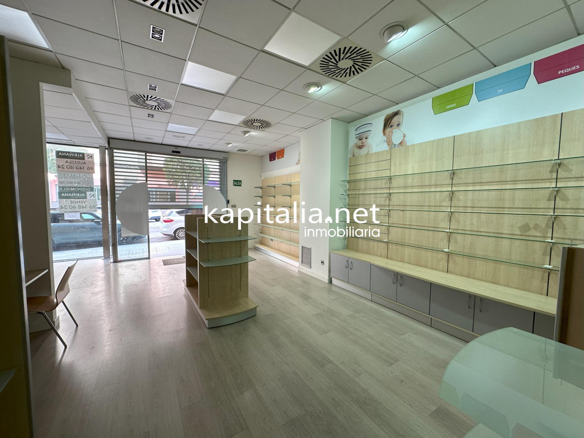 Commerce de détail dans Ontinyent, Valencia à vendre Photo du bâtiment- Image 1 de 12