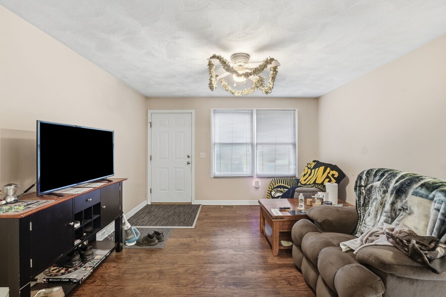 248 Church St, Pascoag, RI for sale - Building Photo - Image 3 of 29