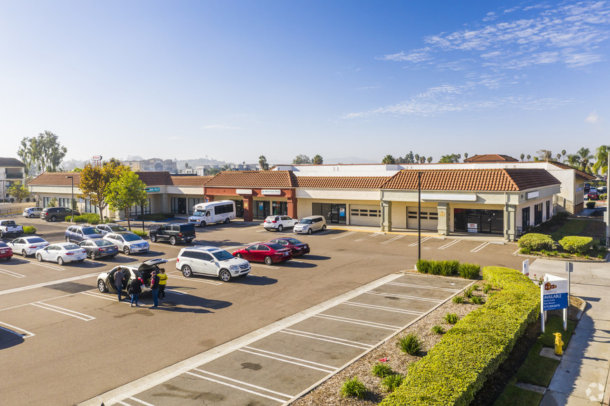 205 W Mission Ave, Escondido, CA for lease - Building Photo - Image 1 of 8