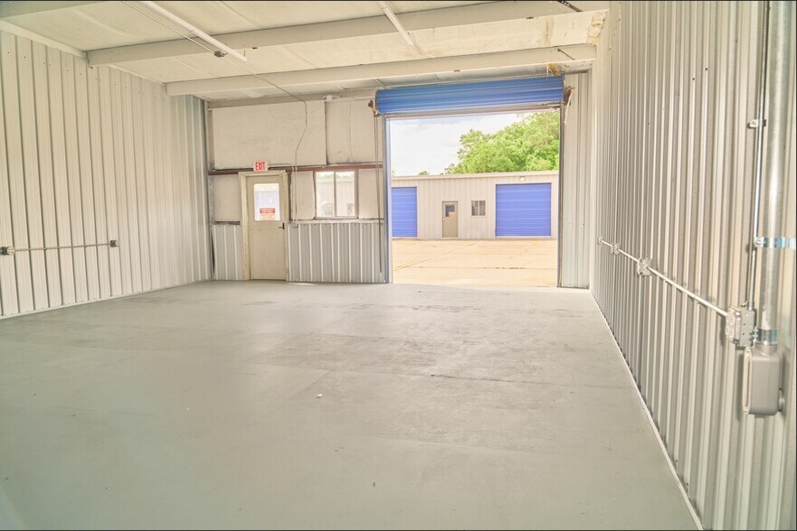 9465 Creosote Rd, Gulfport, MS à louer - Photo du bâtiment - Image 2 de 8
