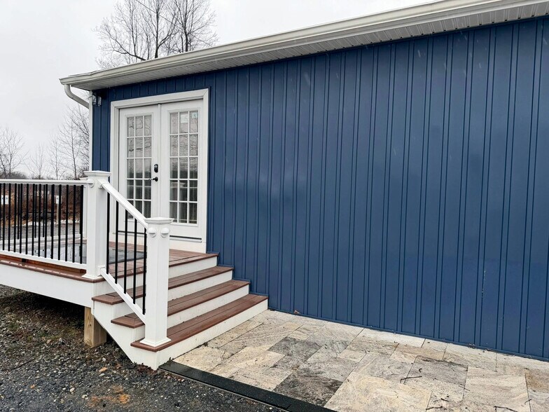 13554 Triadelphia Rd, Ellicott City, MD à louer - Photo du bâtiment - Image 2 de 6