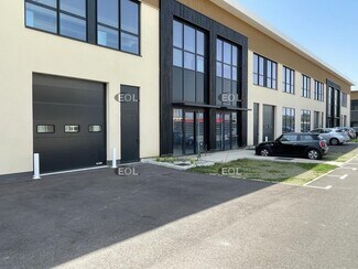 Plus de détails pour Local d'activités à louer