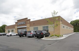 Plus de détails pour 4333 Ball Rd NE, Circle Pines, MN - Commerce de détail à louer