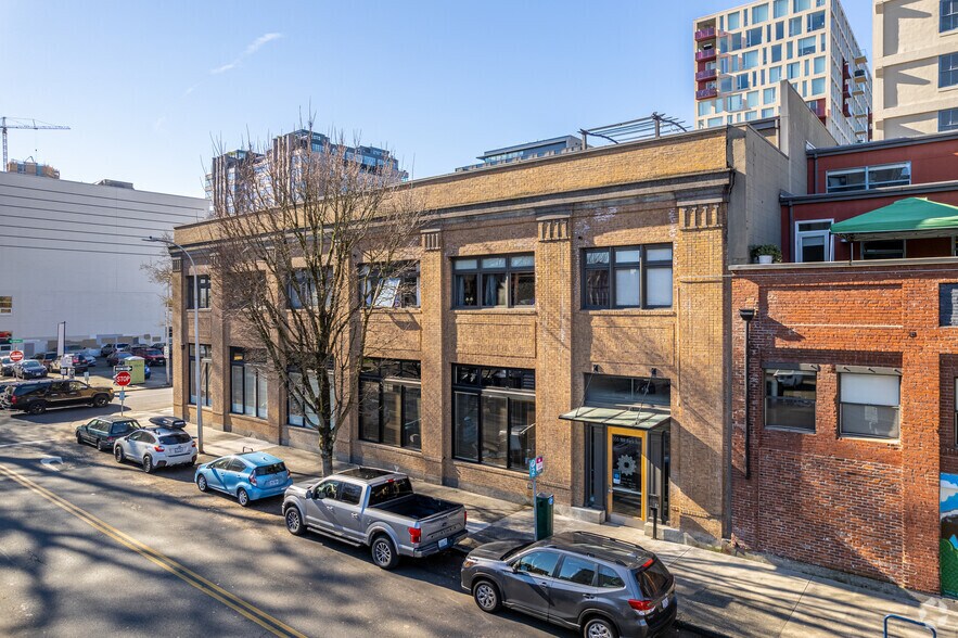 555 NW Park Ave, Portland, OR à louer - Photo du bâtiment - Image 3 de 16