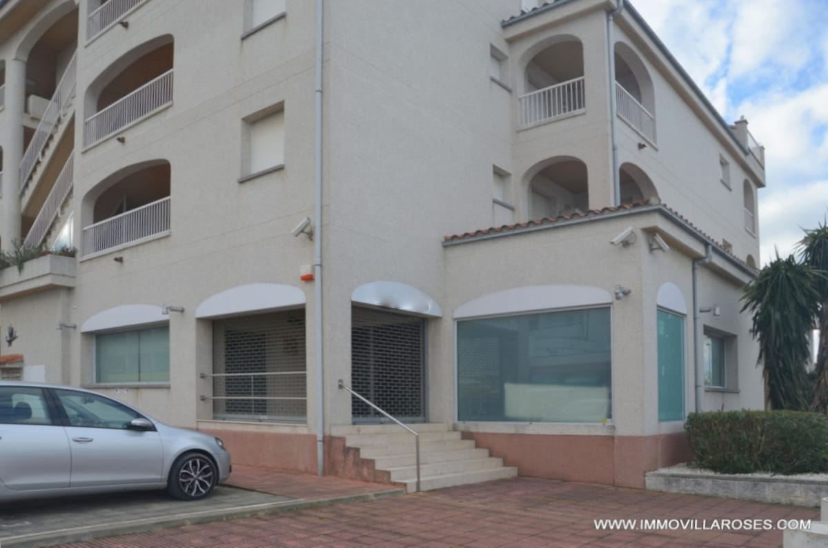 Immeuble residentiel dans Castelló d'Empúries, Gerona à vendre Photo du bâtiment- Image 1 de 2