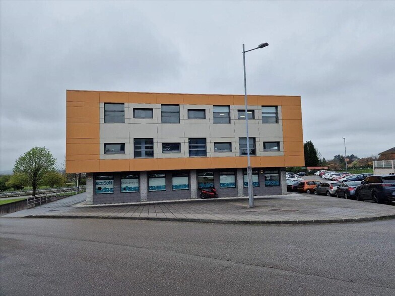 Plaza a Asipo Cl, Llanera, Asturias à vendre - Photo du bâtiment - Image 1 de 12