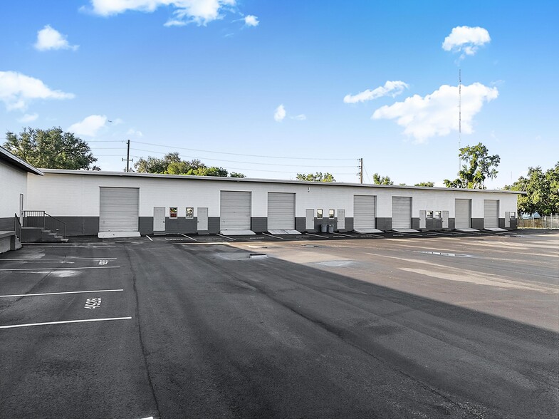 4926 Old Winter Garden Rd, Orlando, FL for lease - Building Photo - Image 3 of 6