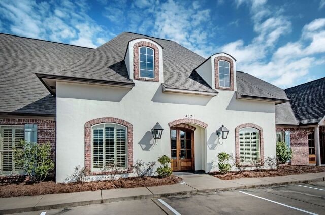 302 Highland Park Cove, Ridgeland, MS for lease - Building Photo - Image 3 of 22