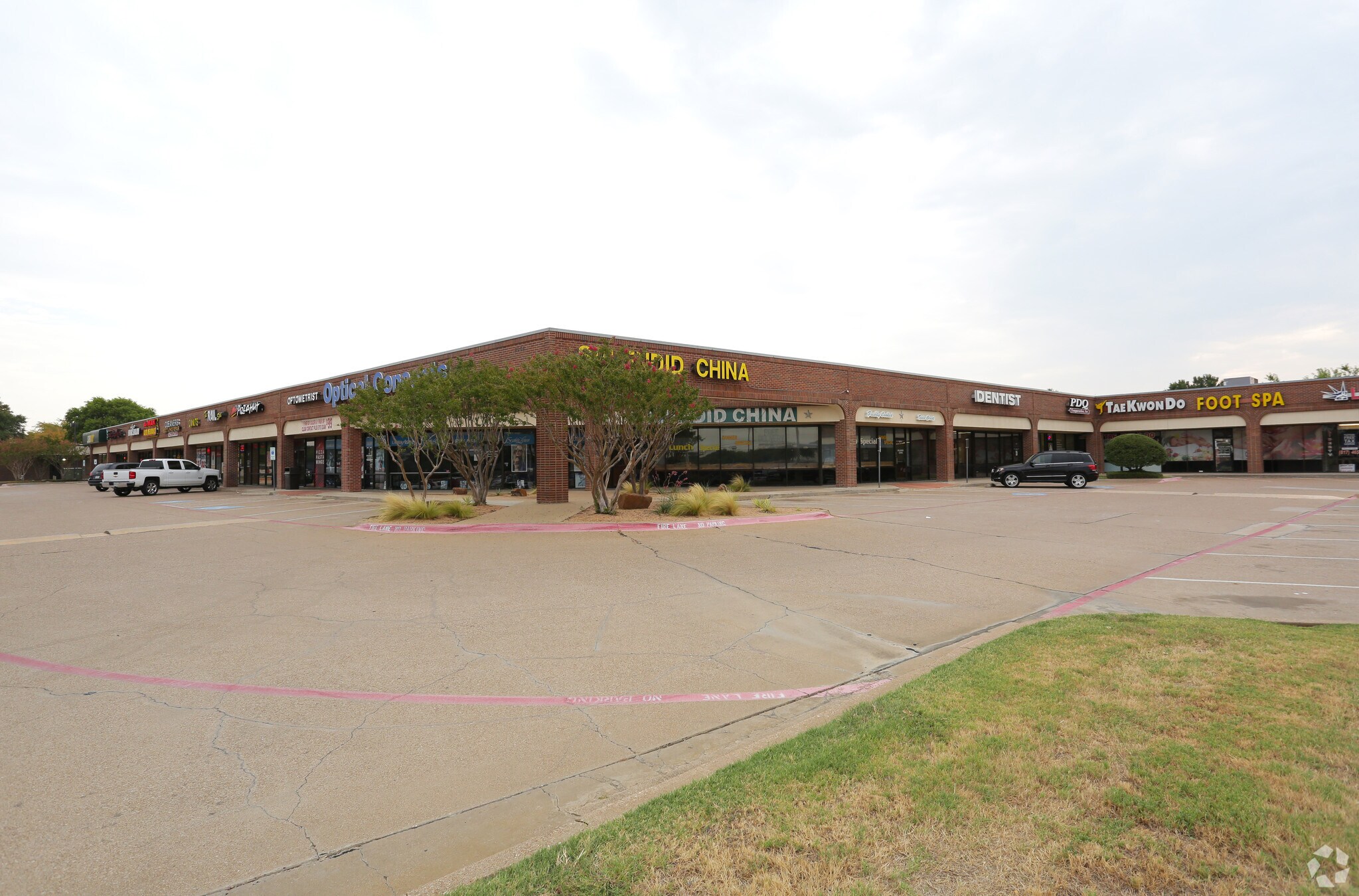 5975 S Cooper St, Arlington, TX à louer Photo du bâtiment- Image 1 de 7