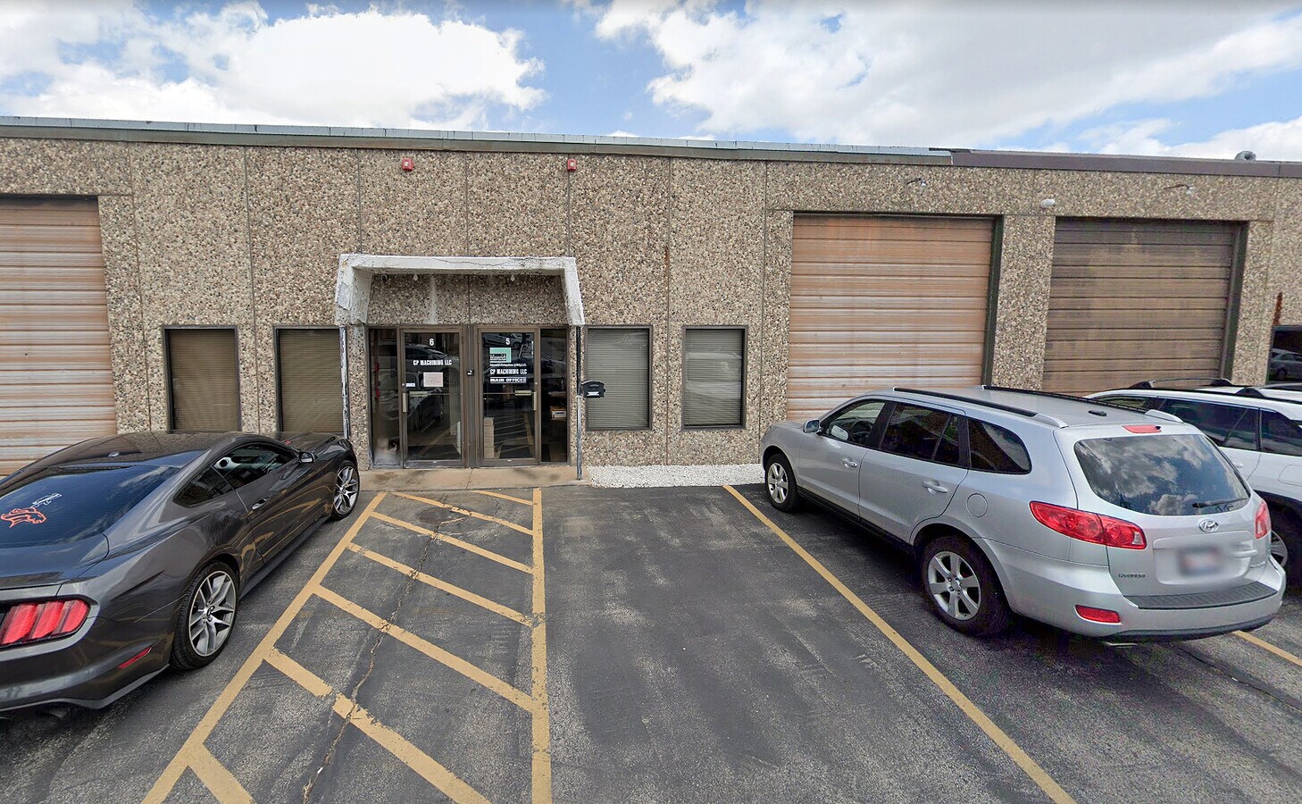 211 Beeline Dr, Bensenville, IL 60106 - Unité 5 -  - Photo intérieure - Image 1 of 3