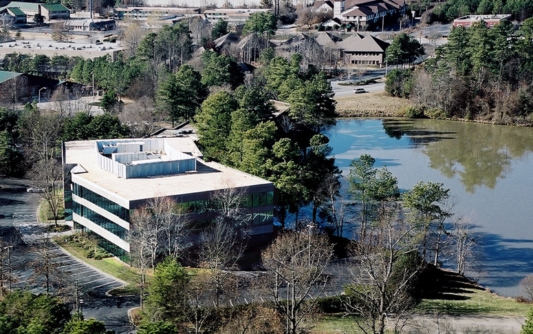 5950 Live Oak Pky, Norcross, GA for lease Primary Photo- Image 1 of 17