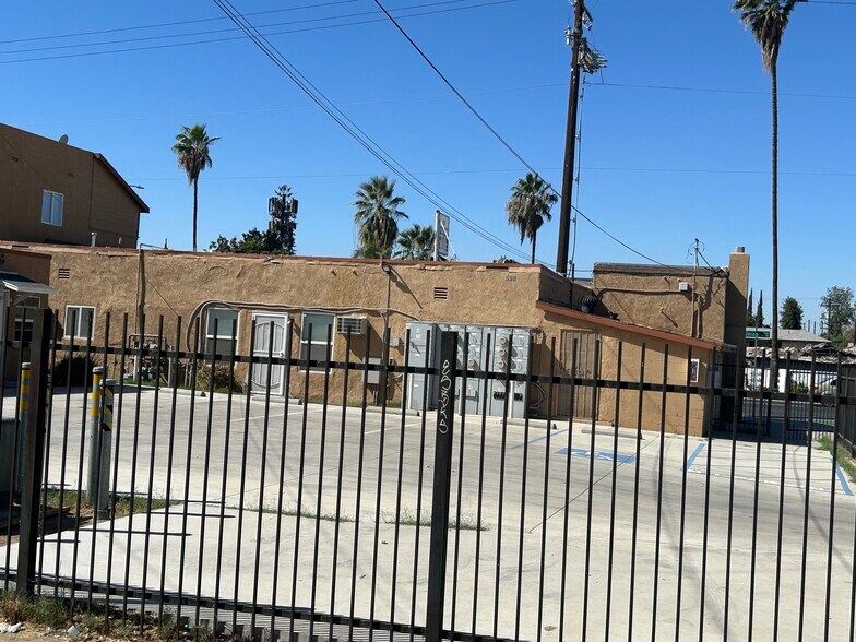 530 Union Ave, Bakersfield, CA à vendre - Photo du bâtiment - Image 3 de 28