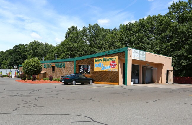 Plus de détails pour 86 Woodlawn Rd, Berlin, CT - Spécialité à vendre