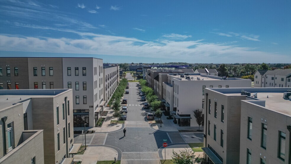 5100 W Park Dr, Rogers, AR à louer - Photo du bâtiment - Image 3 de 21