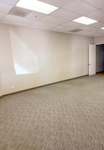 Mission Lakes Blvd, Desert Hot Springs, CA for lease Interior Photo- Image 2 of 7