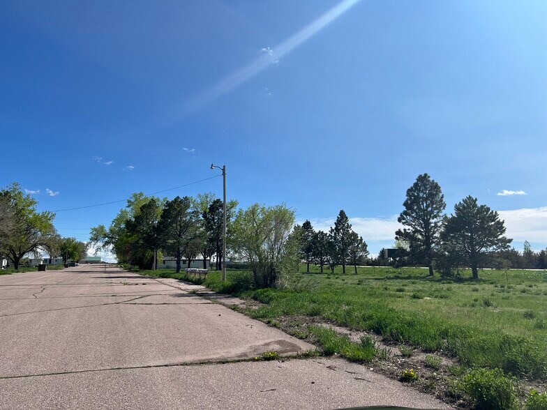 15 Regency Ct, Chadron, NE à vendre - Photo du bâtiment - Image 3 de 12