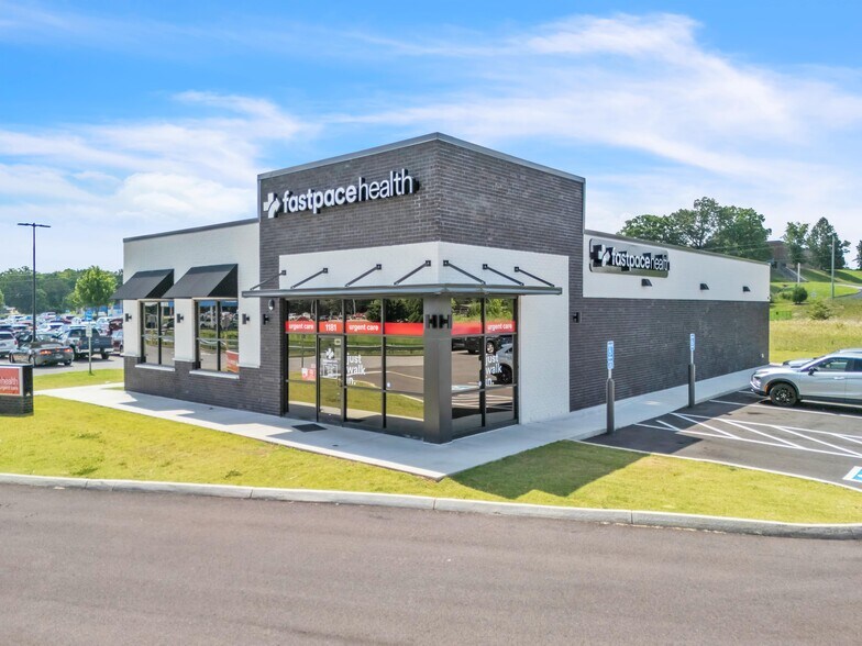 1181 Dolly Parton Pky, Sevierville, TN à vendre - Photo du bâtiment - Image 3 de 4