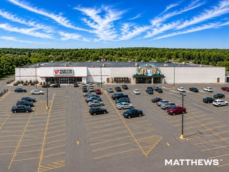 2179 Us-8, Saint Croix Falls, WI à vendre - Photo du bâtiment - Image 2 de 3