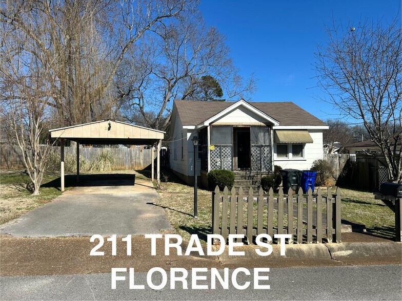 211 Trade St, Florence, AL à vendre - Photo principale - Image 1 de 1