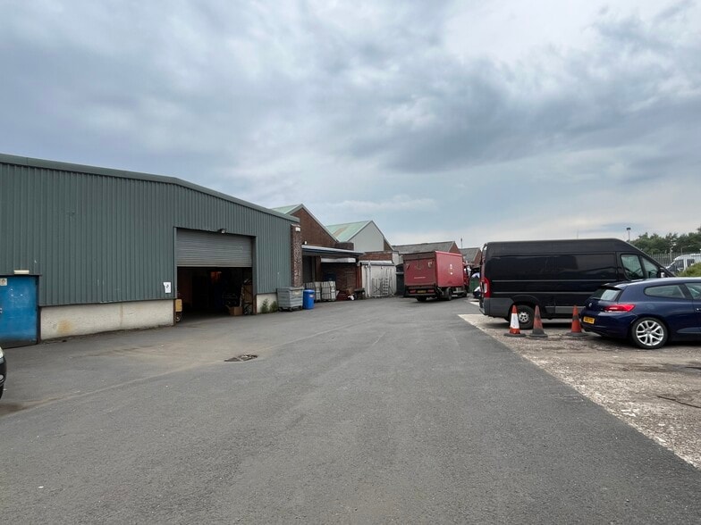 2 Kyle Rd, Irvine for lease - Building Photo - Image 2 of 7