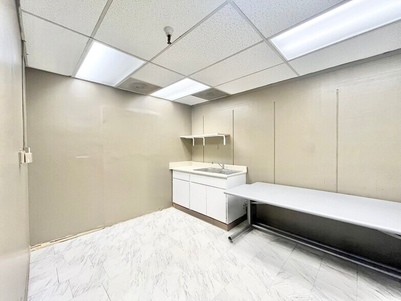 408 Sunrise Ave, Roseville, CA à vendre - Photo du bâtiment - Image 3 de 19