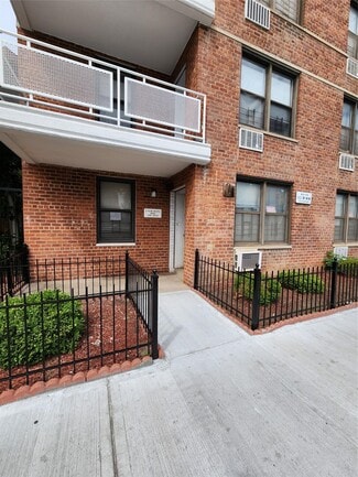 Plus de détails pour 10025 Queens Blvd, Forest Hills, NY - Multi-résidentiel à vendre