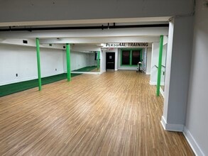 134 Garth Rd, Scarsdale, NY for lease Interior Photo- Image 2 of 4