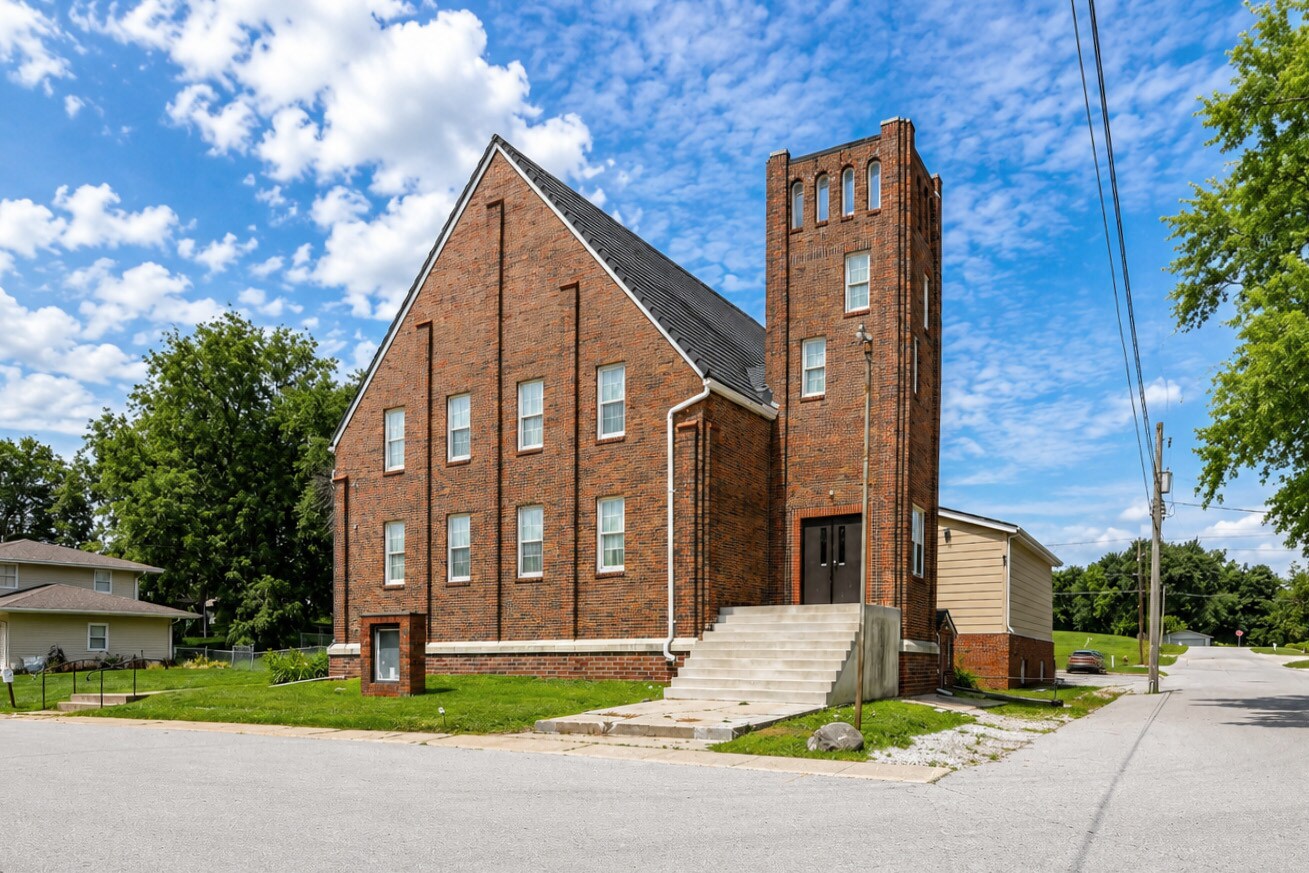 302 S 2nd St, Polk City, IA à vendre Photo du bâtiment- Image 1 de 40