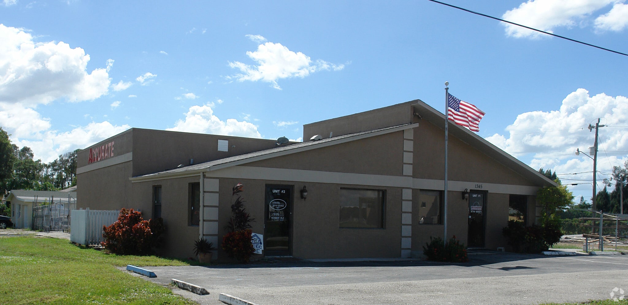 1345 Old Pondella Rd, Cape Coral, FL à vendre Photo principale- Image 1 de 7