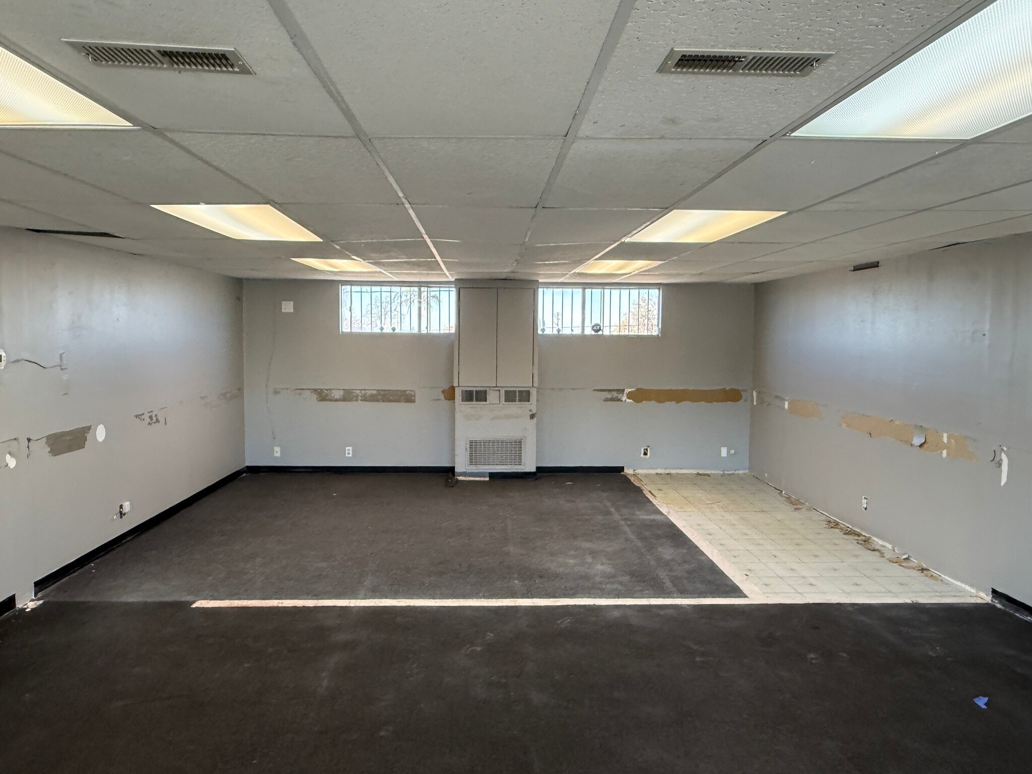 626-650 Tustin St, Orange, CA for lease Interior Photo- Image 1 of 2