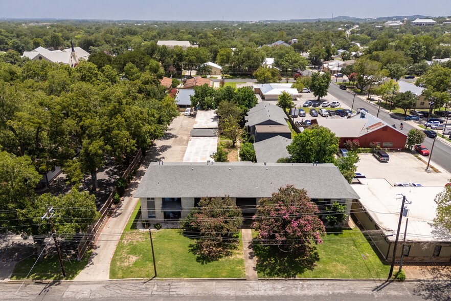 311 E San Antonio Ave, Boerne, TX à vendre - Photo du b timent - Image 3 de 13