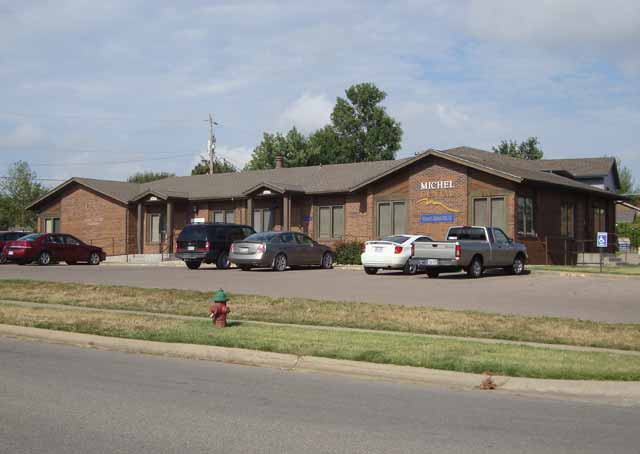2951 SW Wanamaker Dr, Topeka, KS à louer - Photo du bâtiment - Image 2 de 3