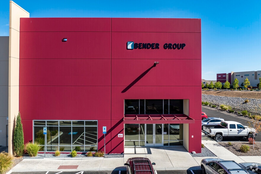 9560 N Virginia St, Reno, NV for lease - Building Photo - Image 3 of 5