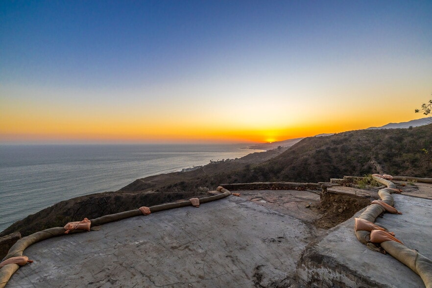 20795 Cool Oak Way, Malibu, CA for sale - Building Photo - Image 3 of 11