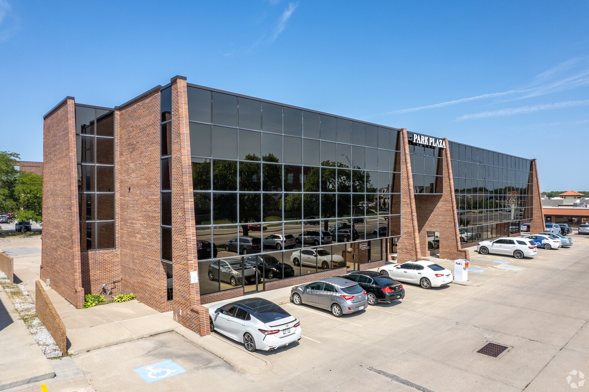 301 S 70th St, Lincoln, NE for lease Building Photo- Image 1 of 24