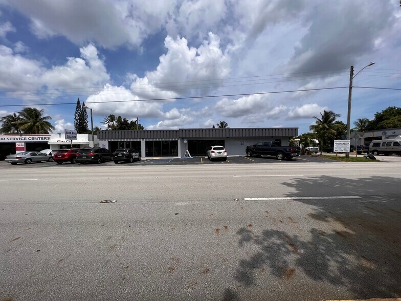 1100 S Dixie Hwy, Hollywood, FL à vendre - Photo du bâtiment - Image 2 de 34