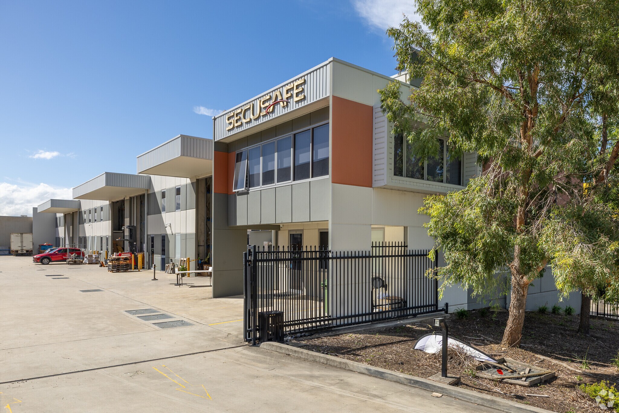 5 Brumby St, Seven Hills for lease Primary Photo- Image 1 of 5