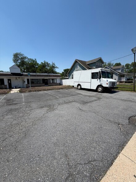 308 Compton Ave, Laurel, MD for lease - Building Photo - Image 2 of 34