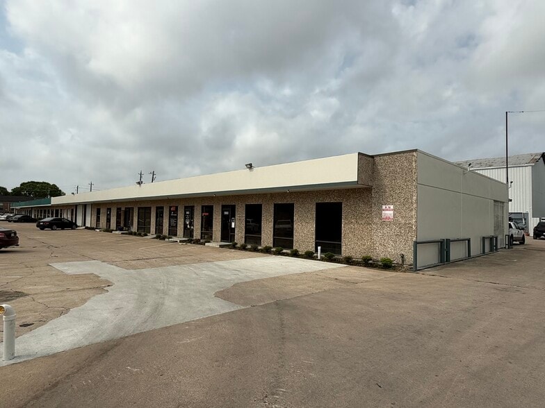 5900-5928 Allday Dr, Houston, TX for sale - Building Photo - Image 3 of 4