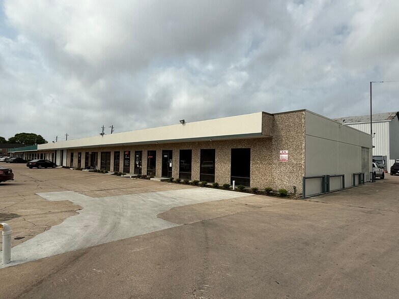 5900-5928 Allday Dr, Houston, TX à vendre - Photo du bâtiment - Image 3 de 4