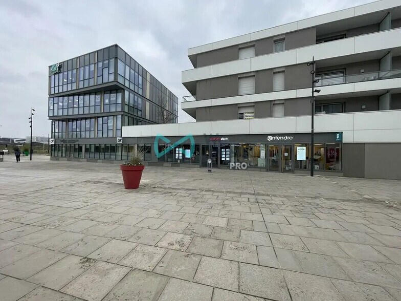 Commerce de détail dans Bezannes à louer - Photo du bâtiment - Image 1 de 6