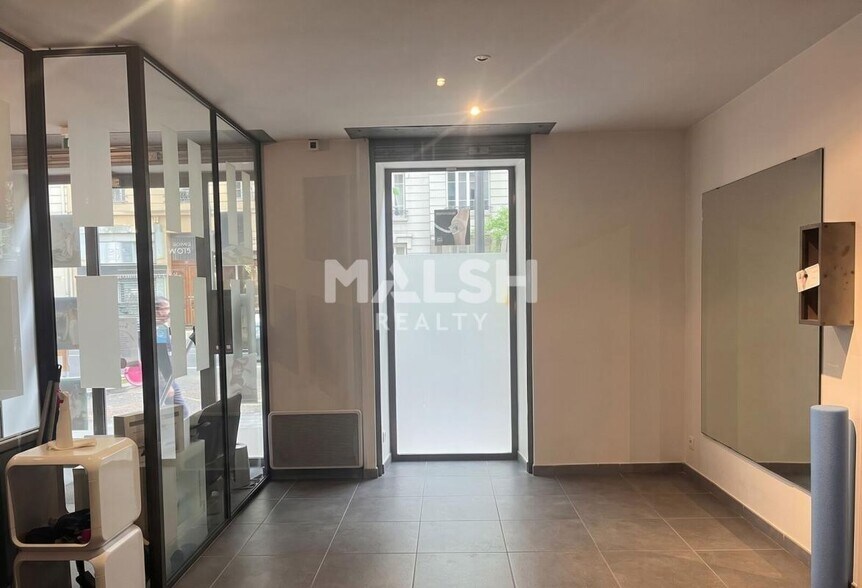 Retail in Lyon for lease - Interior Photo - Image 3 of 3