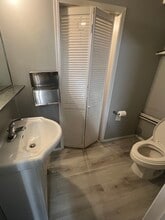 4004 97th St NW, Edmonton, AB à louer Photo intérieure- Image 2 de 9