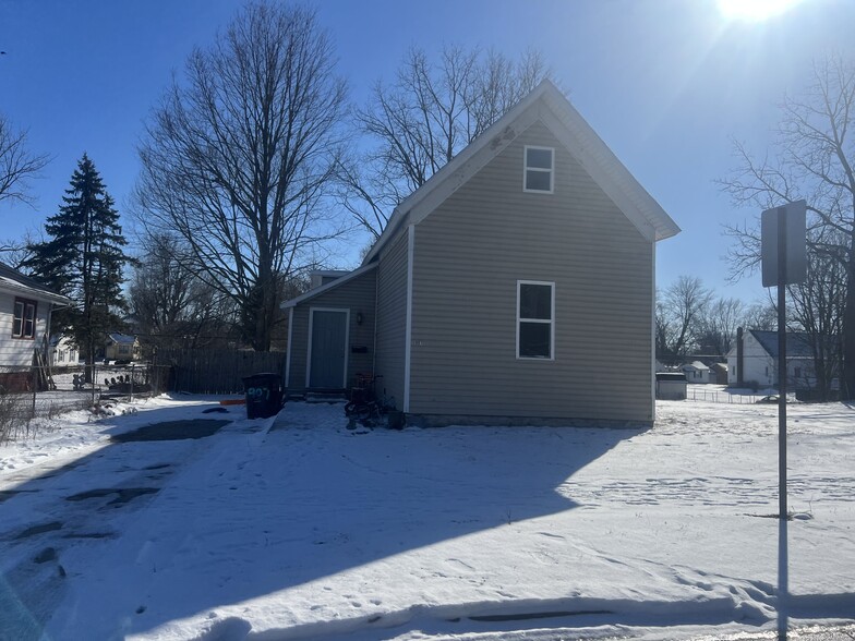 907 E Taylor St, Kokomo, IN for sale - Primary Photo - Image 1 of 1
