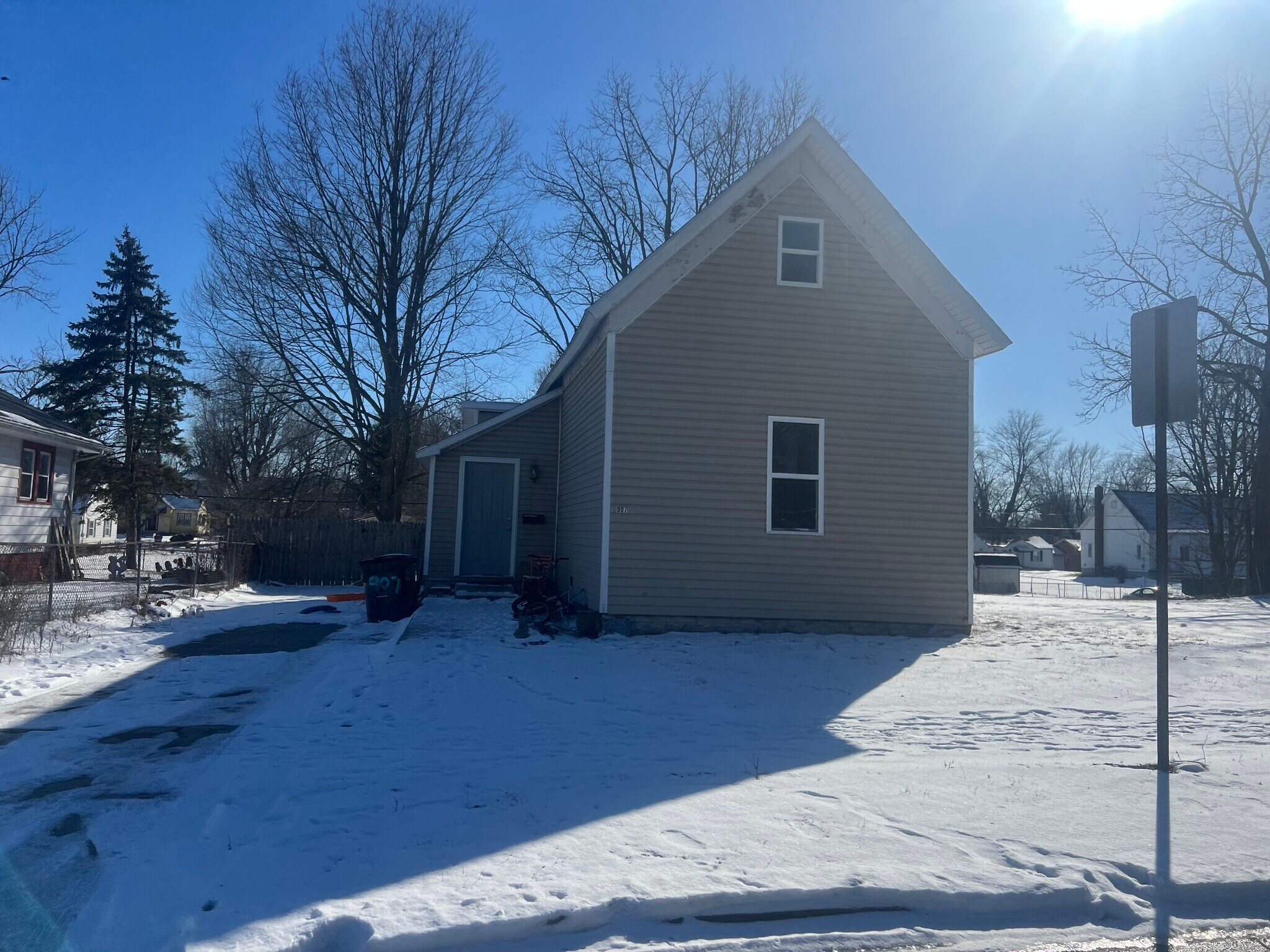 907 E Taylor St, Kokomo, IN à vendre Photo principale- Image 1 de 2