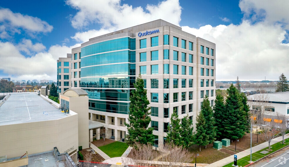 1700 Technology Dr, San Jose, CA for lease - Building Photo - Image 1 of 10