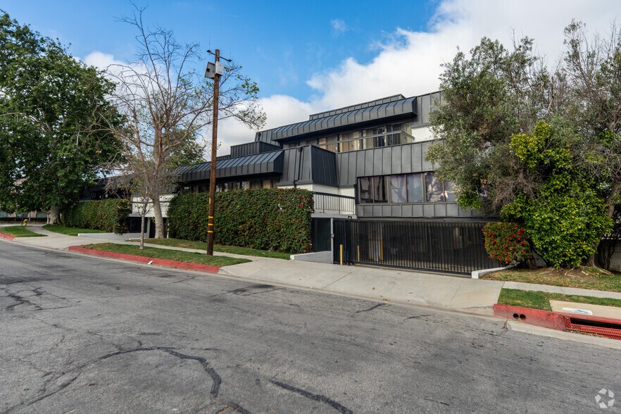 3711-3715 Lomita Blvd, Torrance, CA à louer - Photo du bâtiment - Image 2 de 9